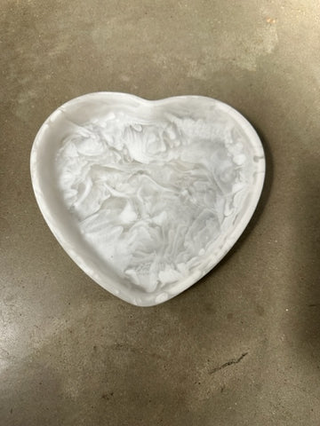 Heart Tray Medium White Swirl