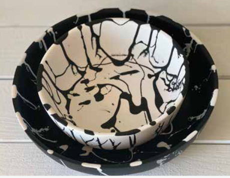 Round Bowl Medium Black w/ White Splt